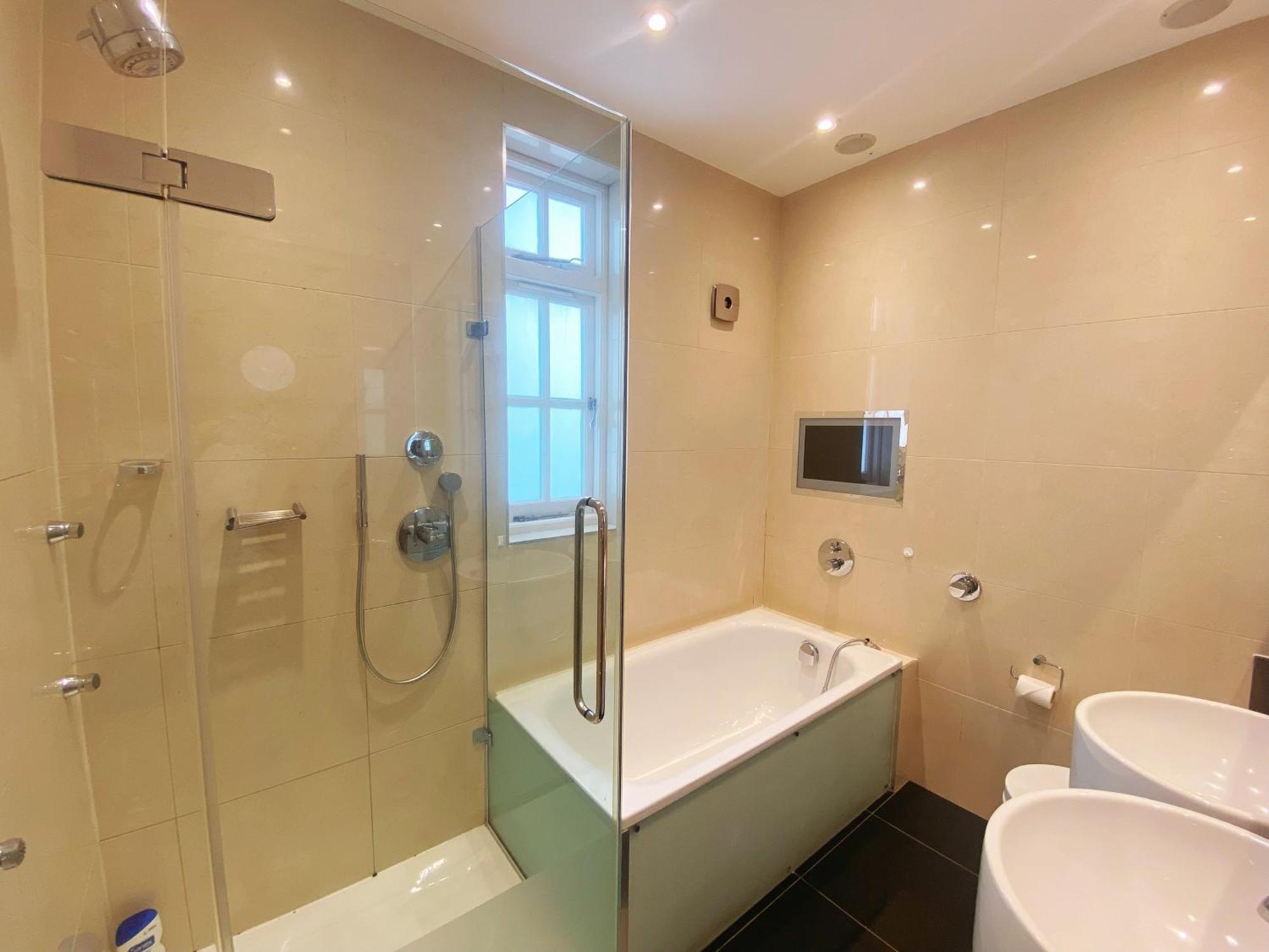 Вилла Luxury Belgrave Square Private Mews Townhouse Лондон Экстерьер фото