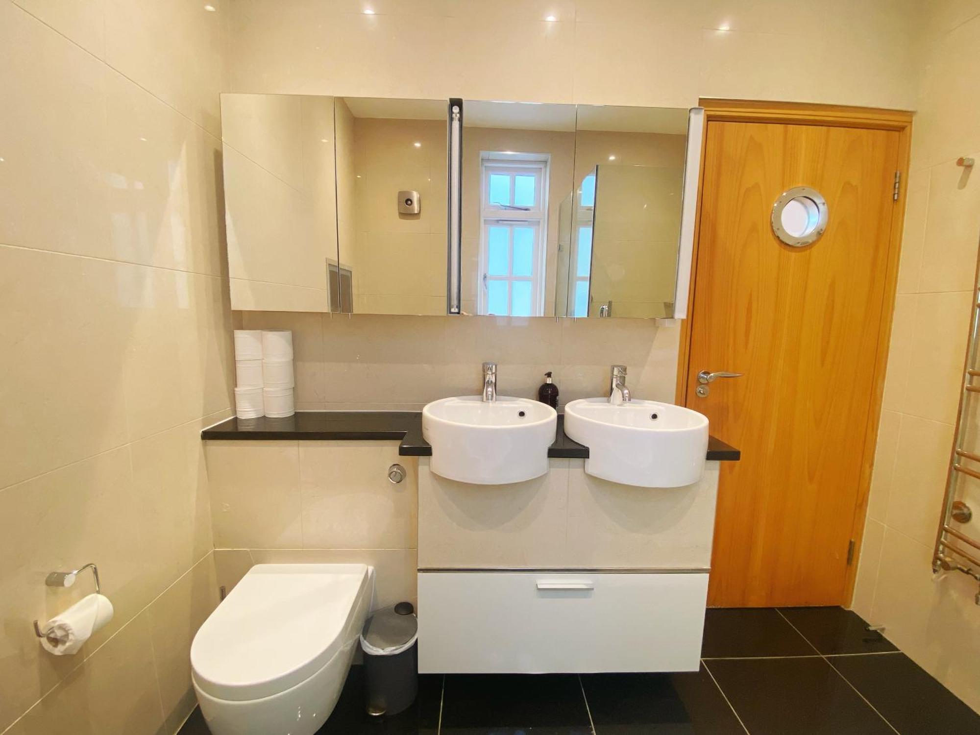 Вилла Luxury Belgrave Square Private Mews Townhouse Лондон Экстерьер фото