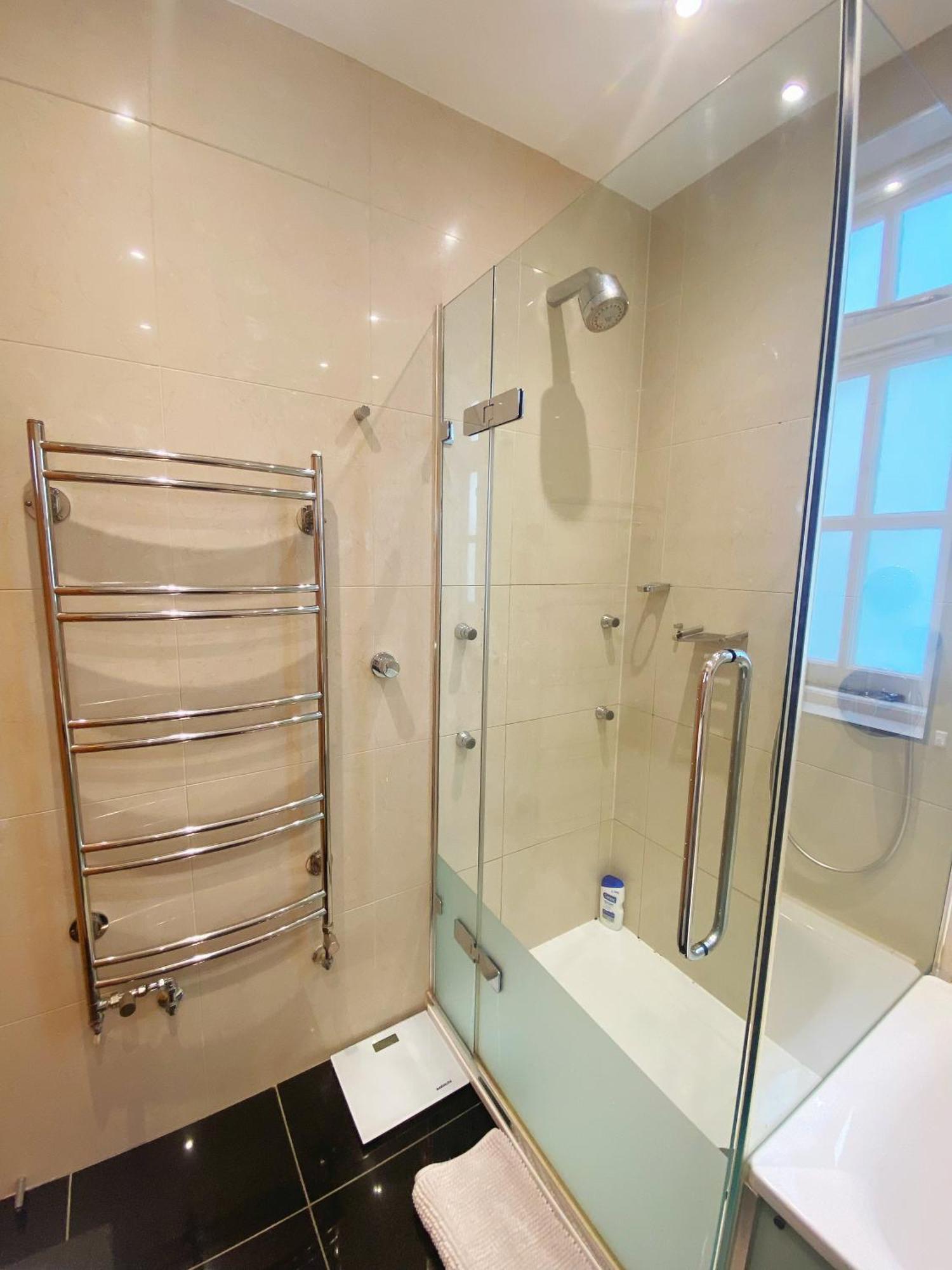 Вилла Luxury Belgrave Square Private Mews Townhouse Лондон Экстерьер фото